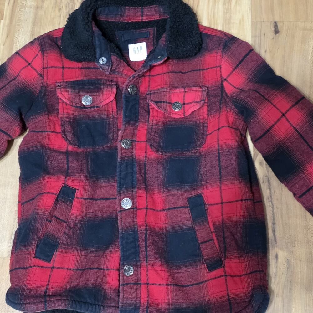 Gap Kids Sherpa Lined Flannel Jacket Red Black Plaid Size S 6-7 Boys Girls